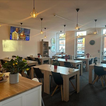Almnaes Park Hotel Södertälje Kültér fotó