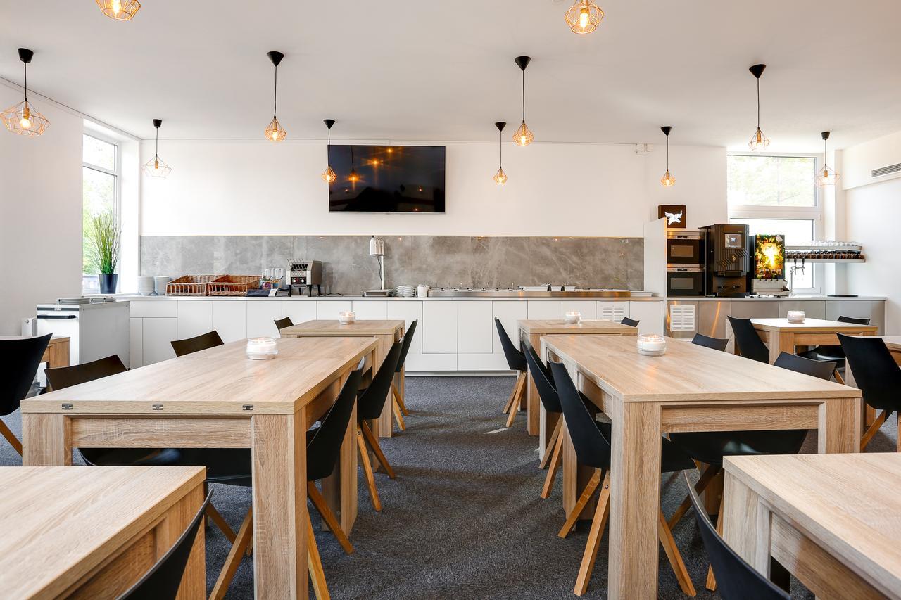 Almnaes Park Hotel Södertälje Kültér fotó